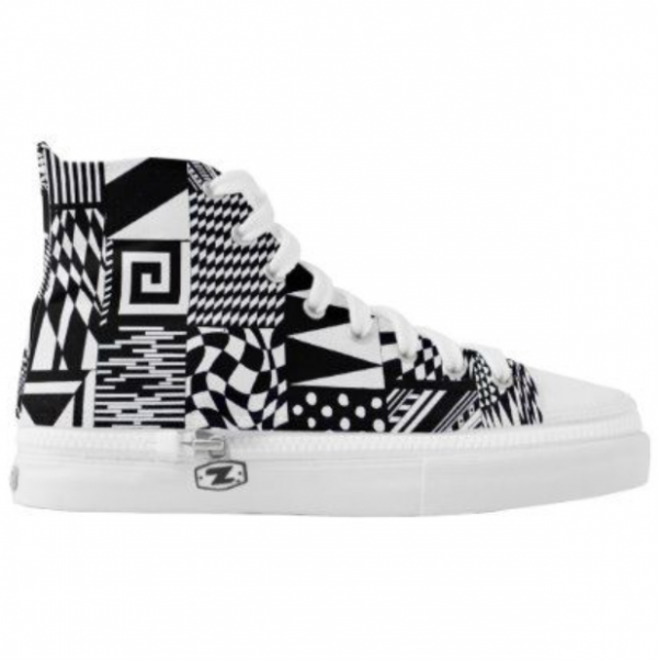 Sepatu sneakers dengan desain bermotif geometris yang modern dan abstrak